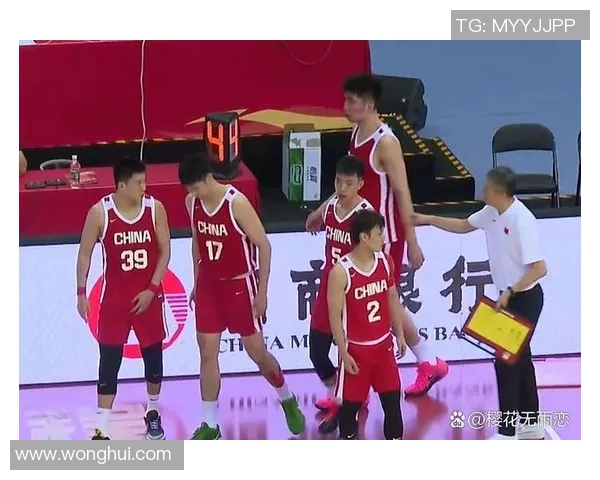 中国男篮国奥队对阵香港队的精彩对决即将上演,期待年轻球员的出色表现与团队合作