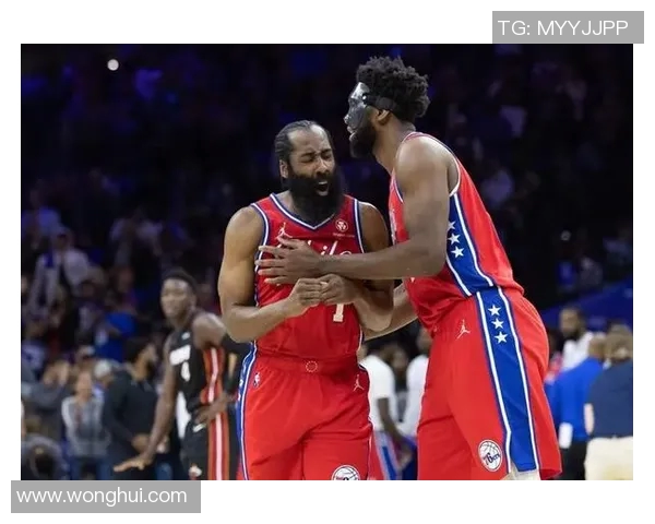 CCTV勇士与76人激战正酣谁能在这场对决中笑到最后